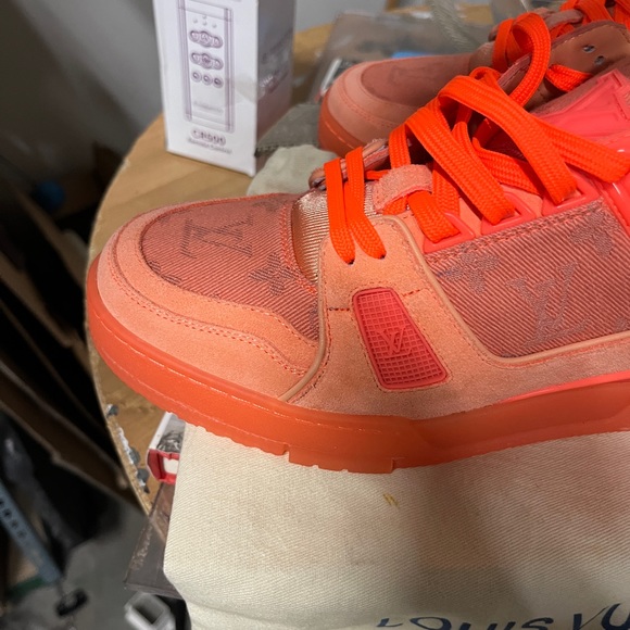 Louis Vuitton Designer Sneakers NWT with Canvas Bag. Never worn… trusted source. - Picture 9 of 13